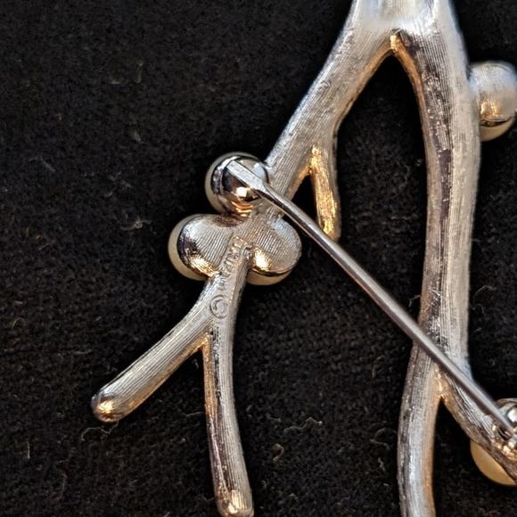 Trifari Signed (Crown Over 'T') Silver Tone Faux Pearl Branch Brooch Rare Find - Picture 4 of 6